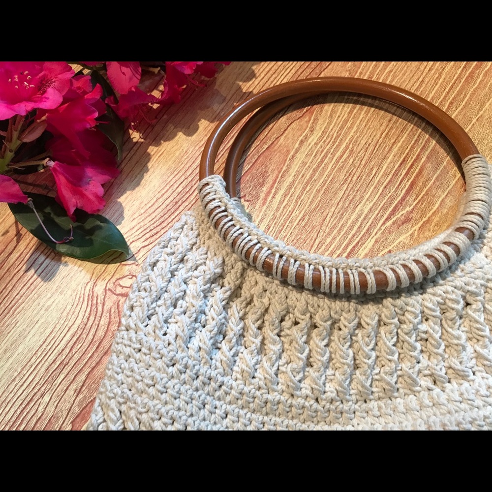 🌼 Hand Bag 🌼 - Picture 2 of 3